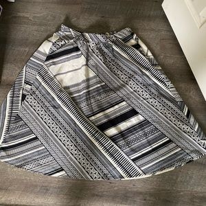 Old Navy 3/4 length skirt